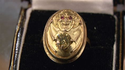 lucky luciano signet ring meaning